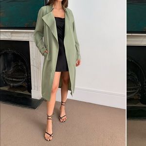 Aritzia - Babaton Lawson Trench Coat